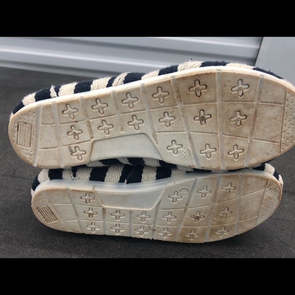 Lazy Days Women’s Black&White Striped Loafer Shoes - Picture 7 of 8